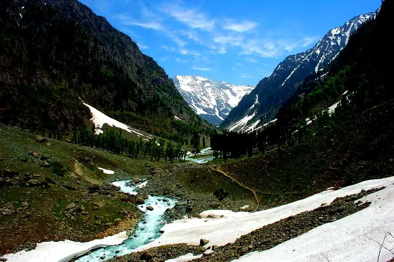 KOLAHOI GLACIER TREK
