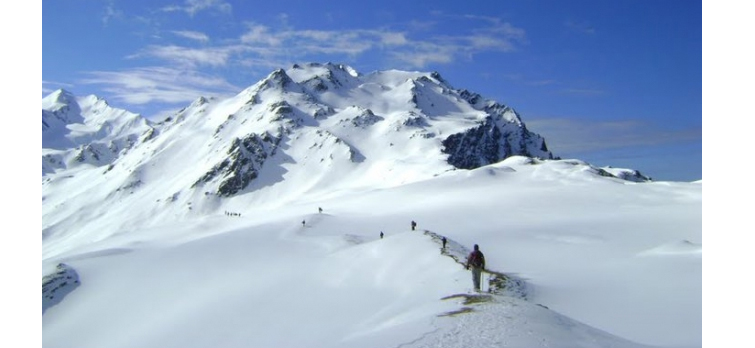 Sar Pass Valley