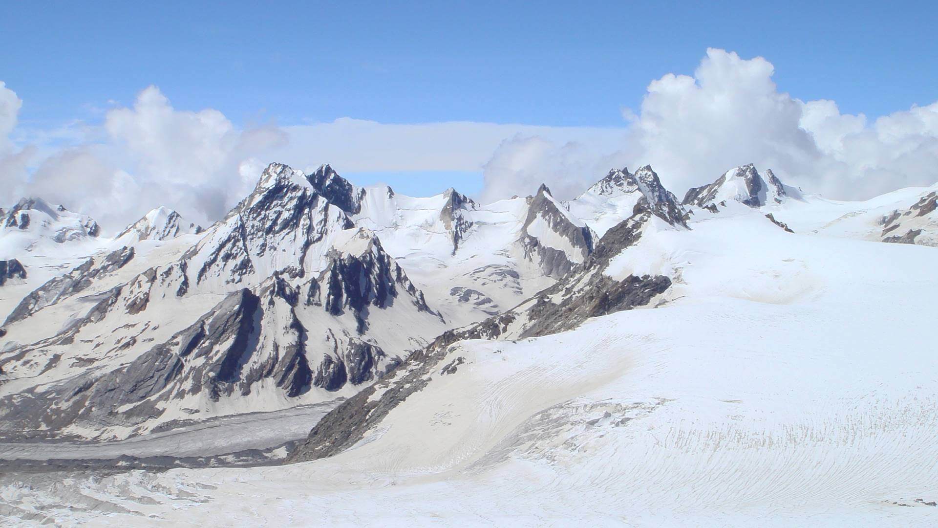 Khalting Glacier Trek-Best Glacier Trek in Himalayas